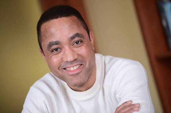 Linguist and alumnus John McWhorter returns to Bard College at Simon’s on Friday, March 31, 2017 at 7:00 p.m. in the Daniel Arts Center for a freestyle conversation with professor Brendan Mathews about McWhorter’s life, career, and longstanding association with Simon’s Rock.