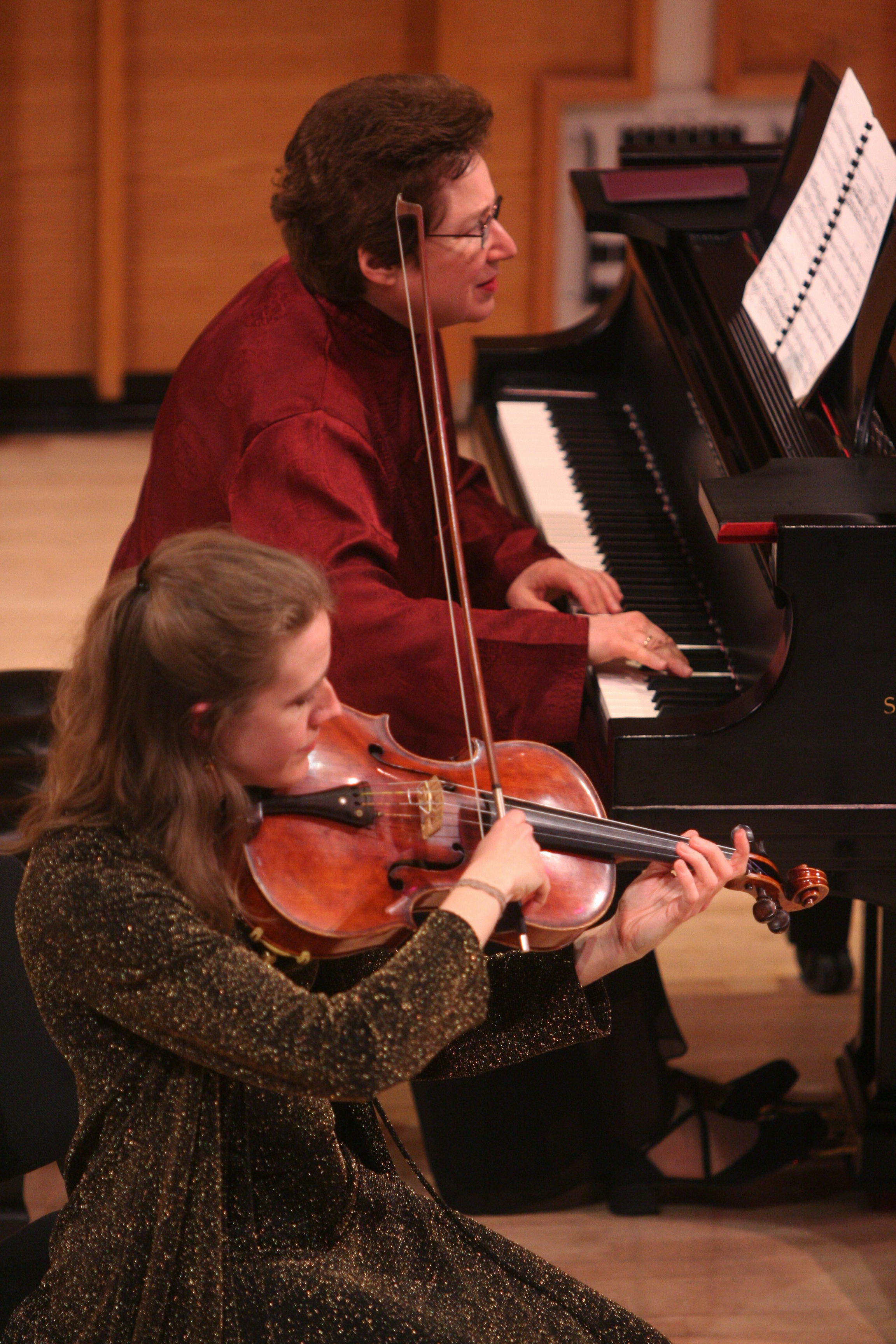 The South Berkshire Concert Series will present the adventurous violist Stephanie Griffin and the veteran new music pianist Cheryl Seltzer on Sunday, April 2, at 3:00 p.m. in Kellogg Music Center at Bard College at Simon's Rock. 

Griffin and Seltzer will perform an exciting and challenging program of works for viola and piano, including “Sonata para Viola y Piano (2015)” written especially for these performers by the distinguished Puerto Rican composer Roberto Sierra, the “Arpeggione” Sonata by Schubert, and works by Wolpe, Mamlok, Babbitt, and Ms Griffin herself. 
