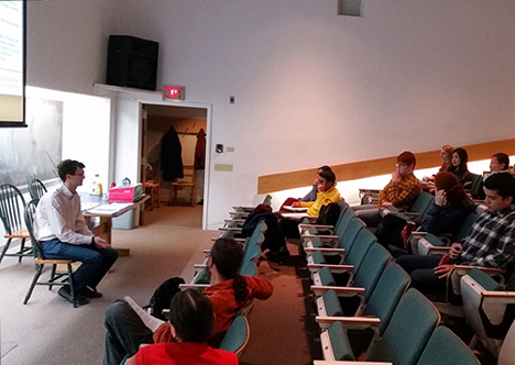 Alumni gives career advice to students